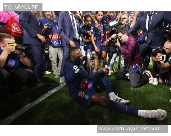 法国队医质疑巴黎队医双标行为登贝莱与杜埃处理不公引发争议