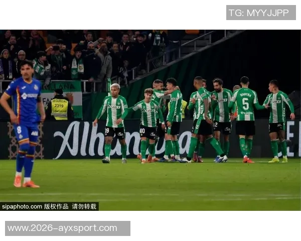 西甲联盟因球场积雪达20厘米申请推迟比赛天气影响引发关注 西甲联盟因球场积雪达20厘米申请推迟比赛天气影响引发关注